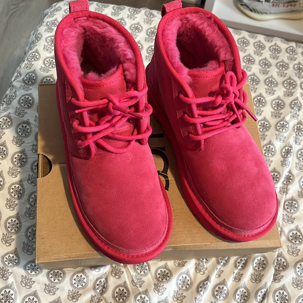 Pink uggs - Picture 3 of 6